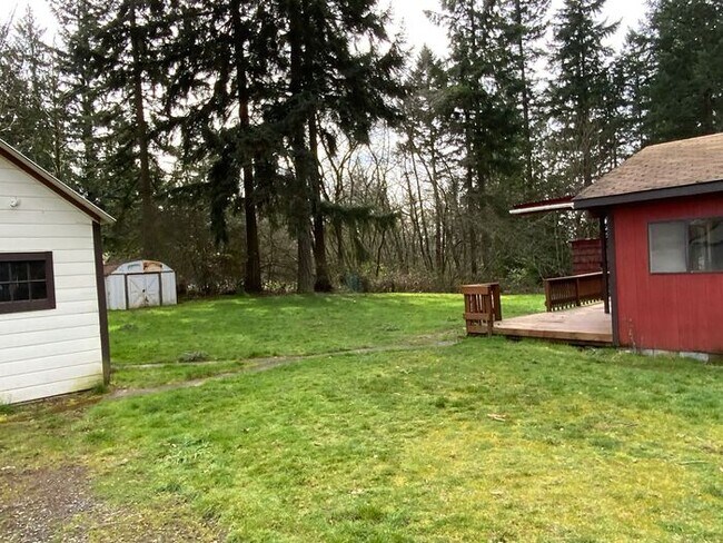 Building Photo - Tacoma 2bdr 1 bath house w/ 2 car garage