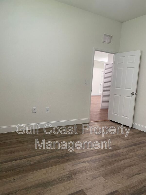 Building Photo - 126 Viewpoint Dr