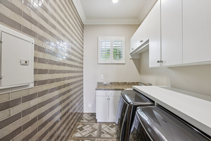 Building Photo - 27048 Triumph Ave