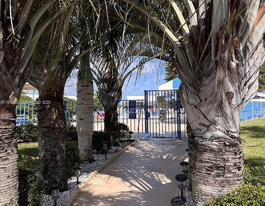 Building Photo - 13785 Flora Pl