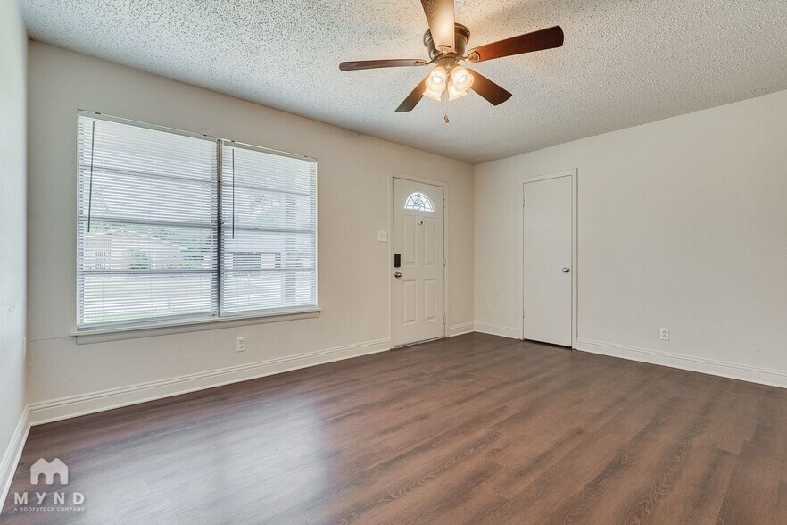 Building Photo - 5054 Virgil St