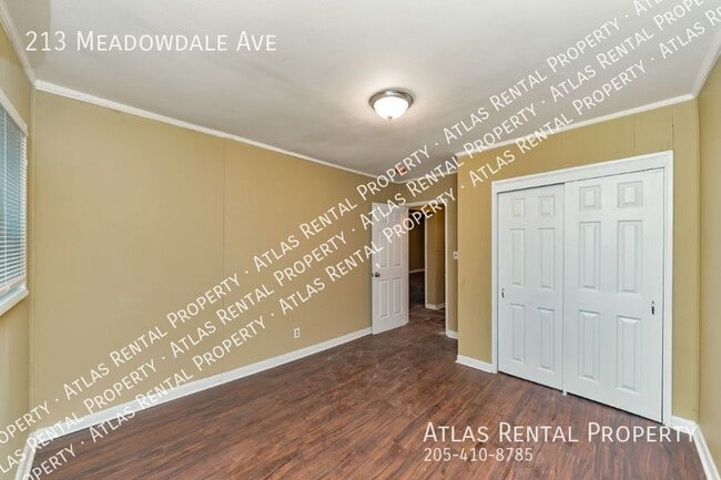 Building Photo - 213 Meadowdale Ave