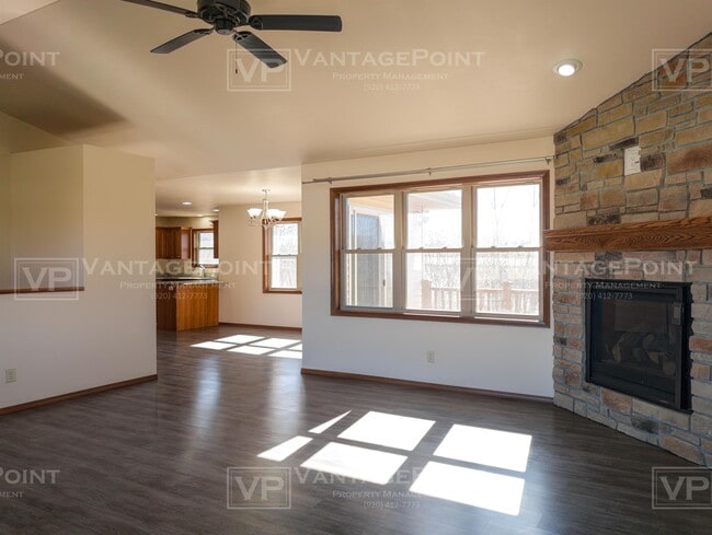 Building Photo - 2250 Daly Dr