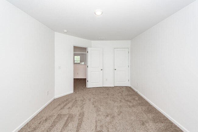 Building Photo - 3 Bedroom, 2.5 Bathroom Townhome in Cane Bay - Summerville