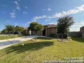 Building Photo - 2118 Silver Maple