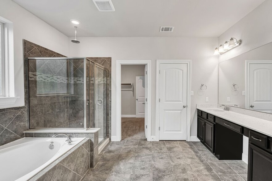 Building Photo - 5300 Cipriano Dr