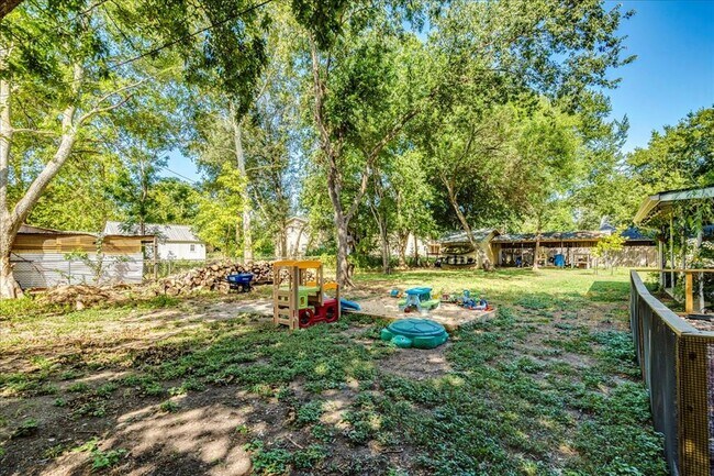 Building Photo - 20075 San Marcos Hwy