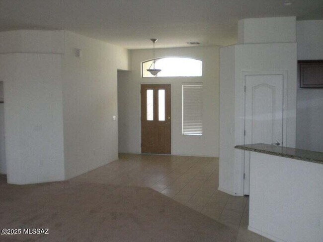Building Photo - 6585 S Lantana Vista Dr