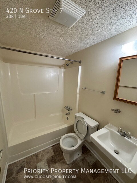 Building Photo - 420 N Grove St
