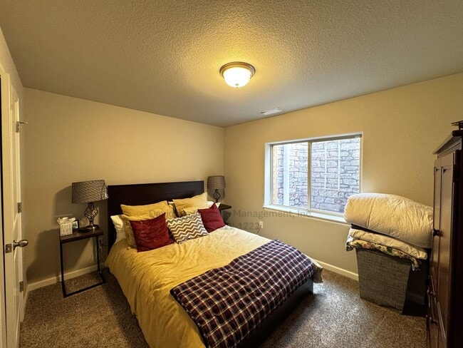 Building Photo - Stunning 3 Bedroom Patio Home Located in N...