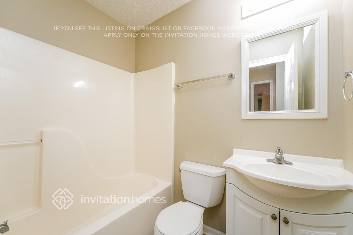 Building Photo - 820 Cambridge Creek Dr SW