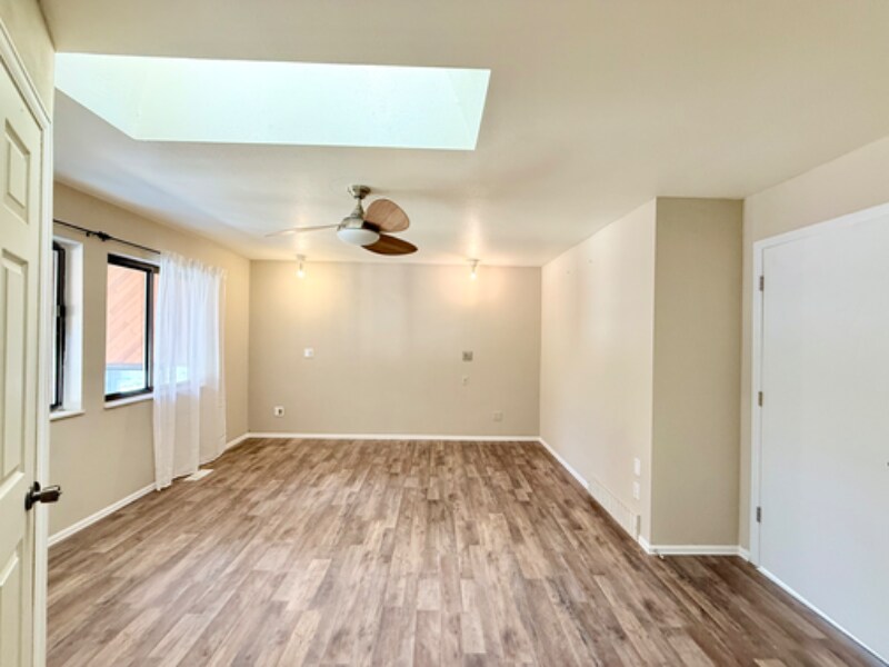 Building Photo - 301 W Mangrum Dr