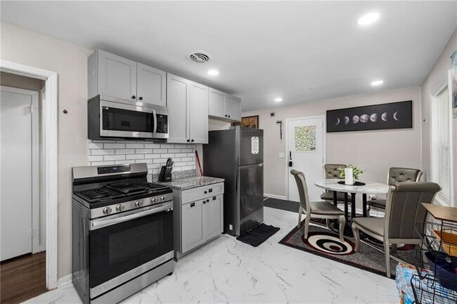 Building Photo - 4317 Brookside Dr