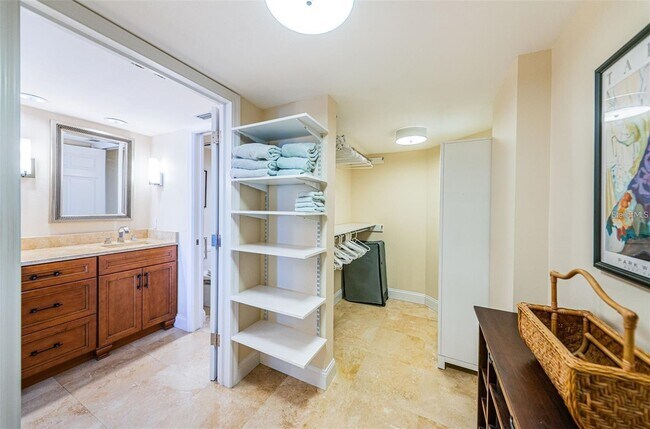 Building Photo - 240 Sand Key Estates Dr