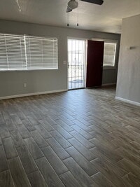 Building Photo - Updated 2BR/1BA | Private Patio | Great Lo...