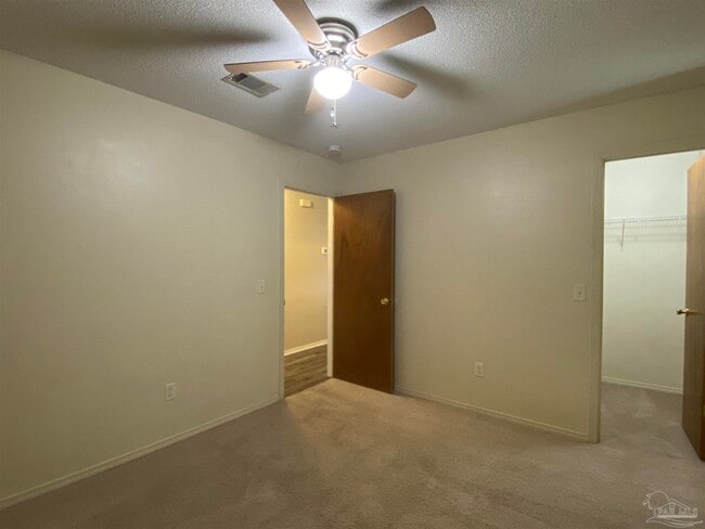 Building Photo - 504 Ashwood Ln