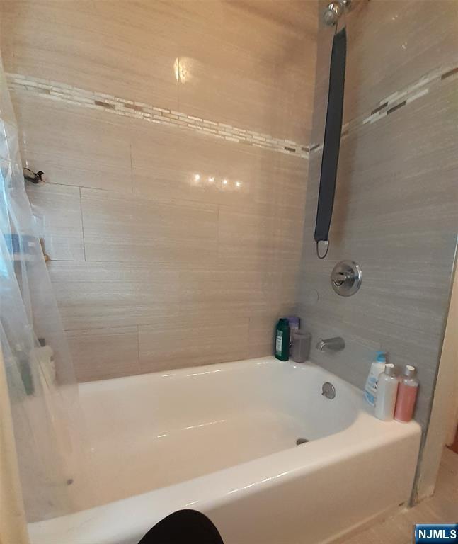 Building Photo - 98 Willard St