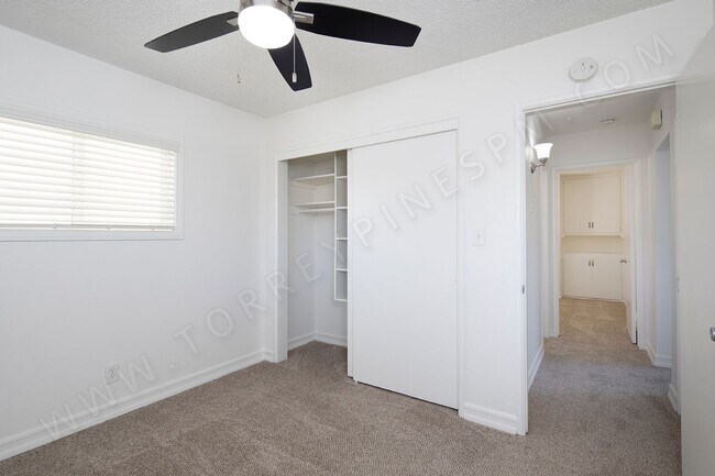 Building Photo - 2 WEEKS FREE!!! 2 BR with Partial Bay Views and Parking!