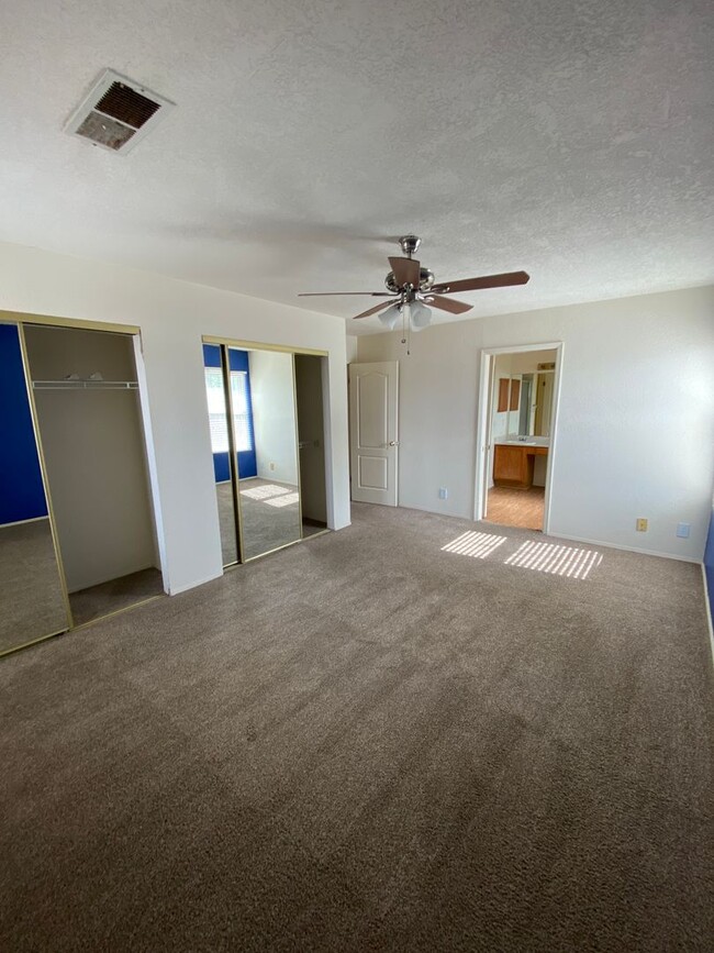 Building Photo - Rio Rancho 4/bd 2/ba 3/CG Views