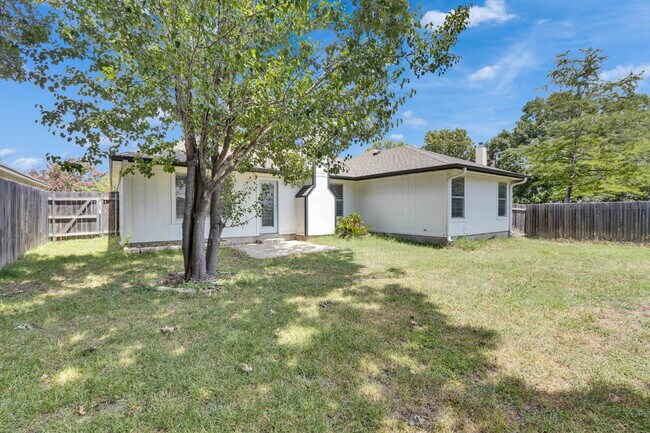 Building Photo - "Charming 3-Bedroom Cedar Park Home with 2...