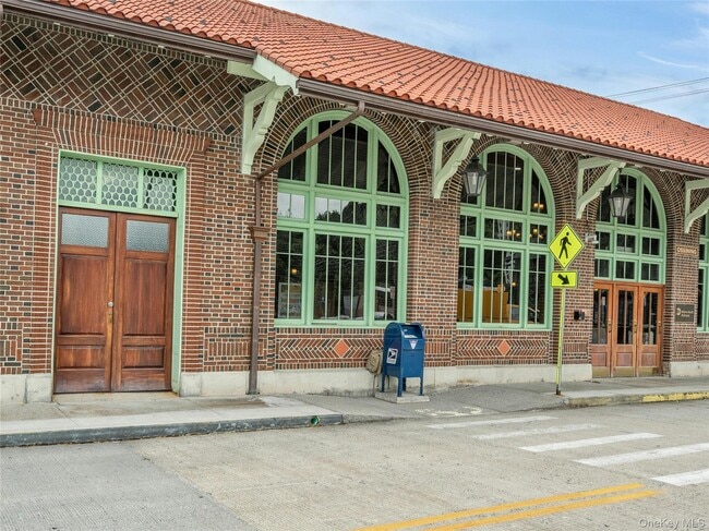 Building Photo - 40 S Highland Ave