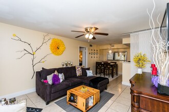 Building Photo - Beautiful Condo with two bedrooms and two full bathrooms across from Celebration, FL