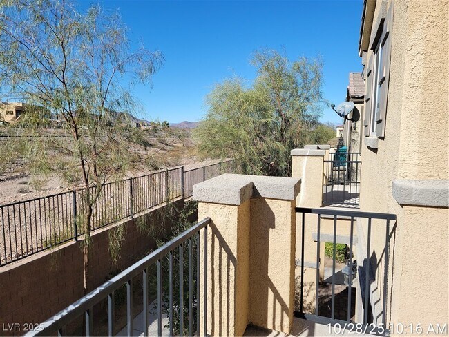 Building Photo - 1297 Raritan Pl