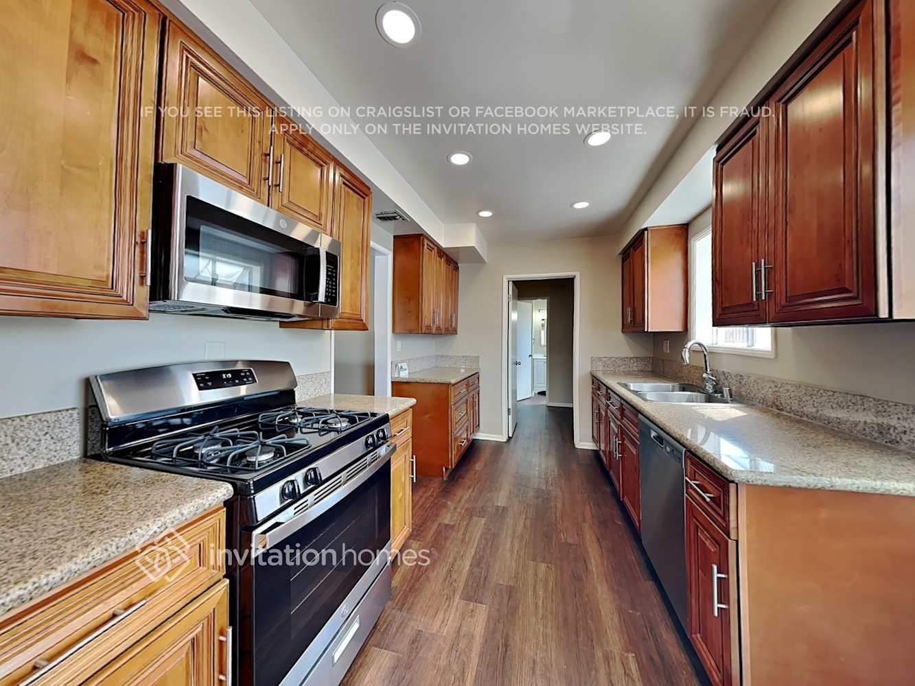 Building Photo - 14251 Minnehaha St