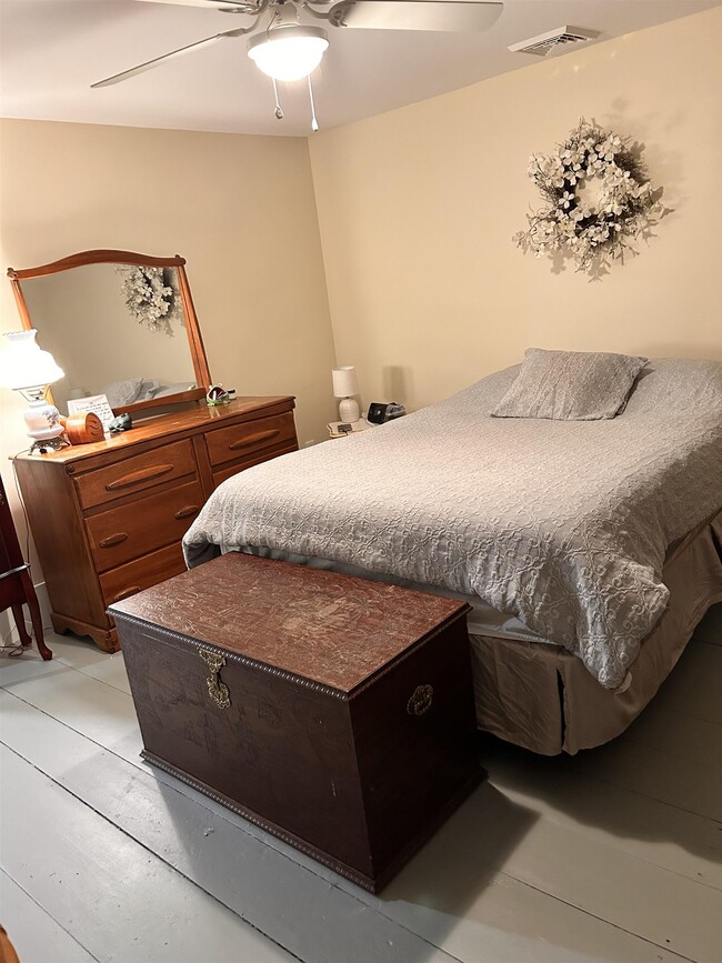 Building Photo - 565 White Mountain Hwy