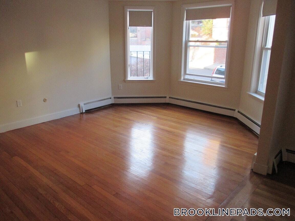 Building Photo - 312 Tappan St