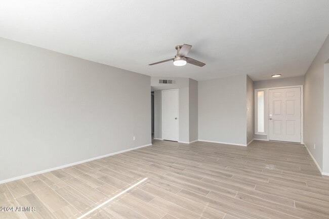 Building Photo - 7249 W Medlock Dr