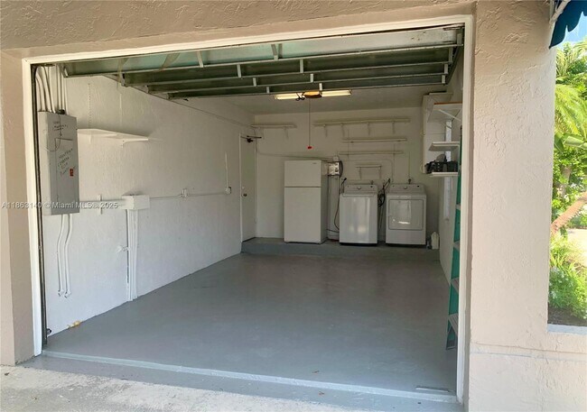 Building Photo - 12370 SW 96th St