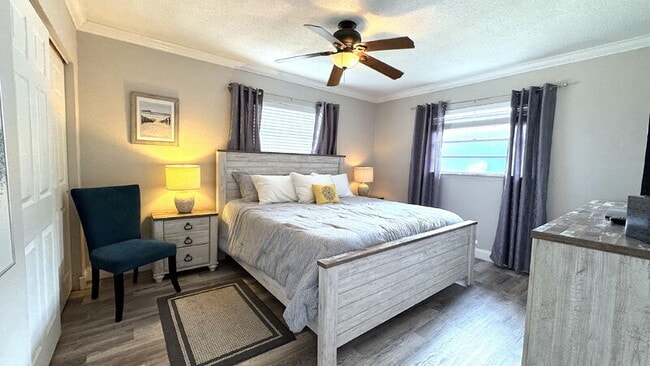 Building Photo - 506 University Blvd