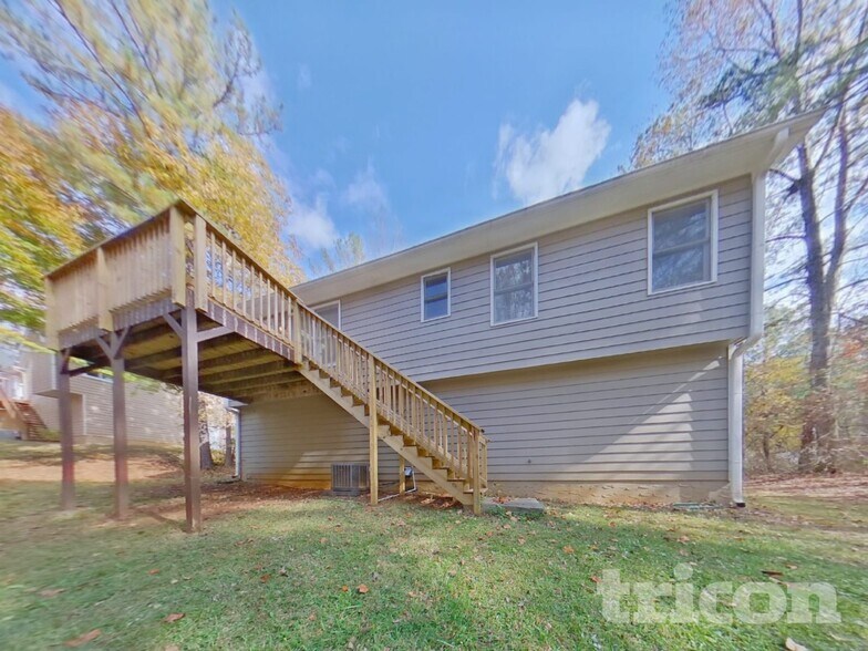 Building Photo - 1753 Independence Dr