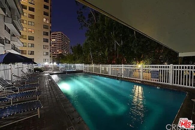 Building Photo - 10535 Wilshire Blvd