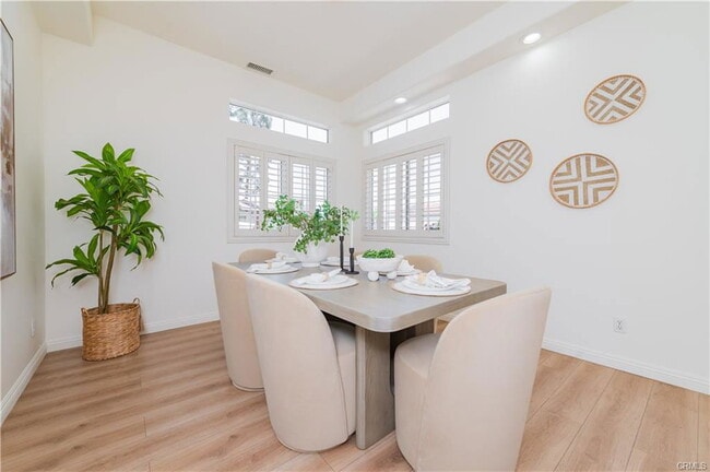 Primary Photo - 338 Calle Vista