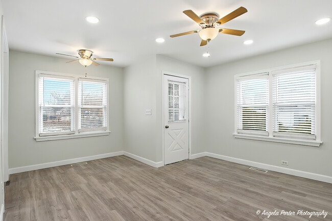 Building Photo - 33759 N Lake Shore Dr