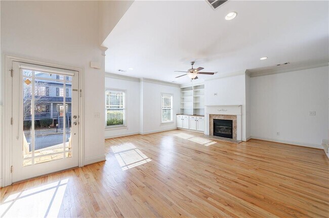 Building Photo - 970 Samples Ln NW
