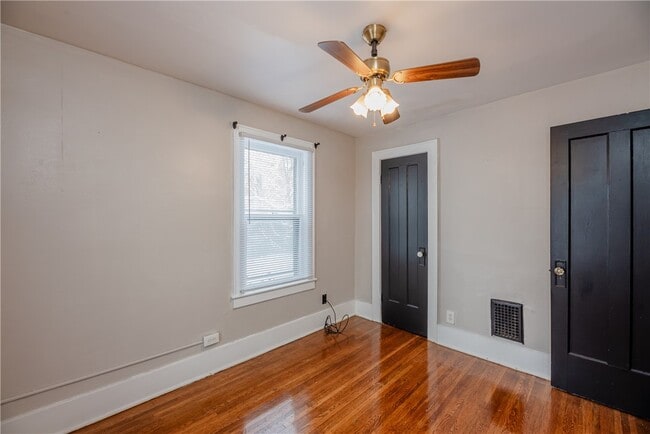 Building Photo - 57 Anthony St