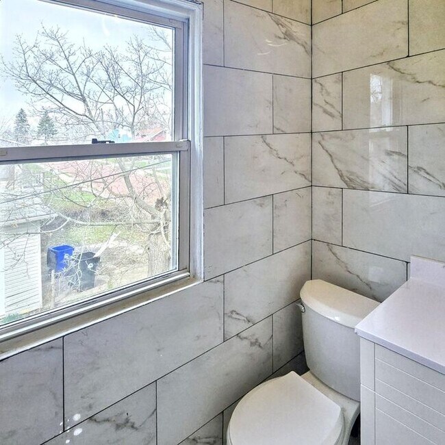 Building Photo - 3-Bedroom Home with Attic and Basement in ...