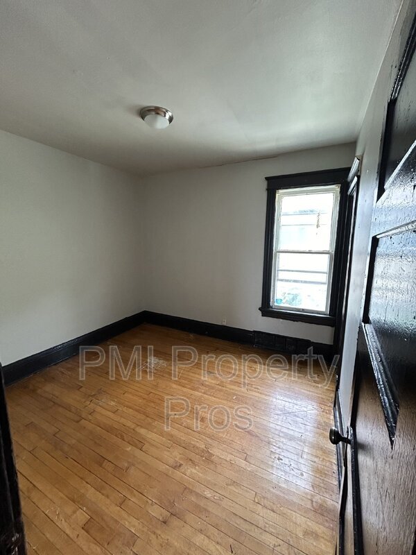 Building Photo - 1010A S 26th St