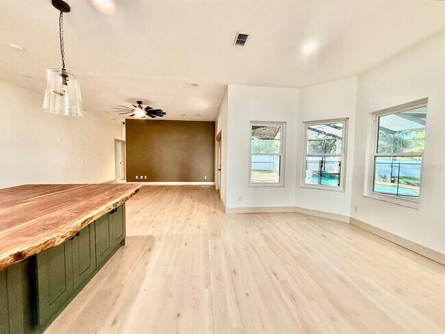 Building Photo - 28412 Great Bend Pl