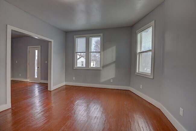 Building Photo - 3-bedroom apartment for rent