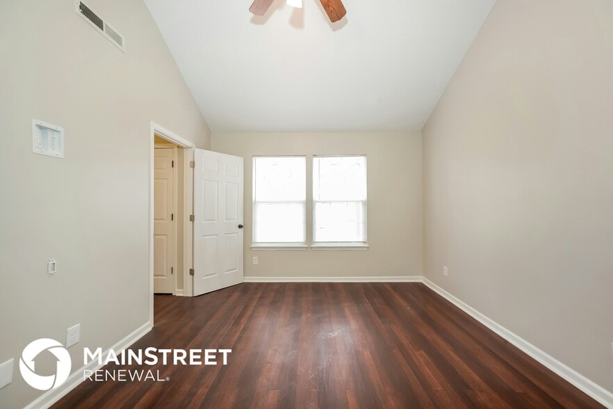 Building Photo - 113 Oakview Dr