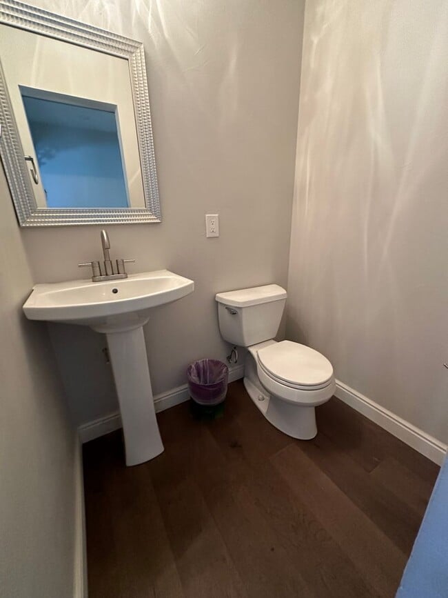 Building Photo - 3 Bed 2 Bath Remodeled Home for Rent!