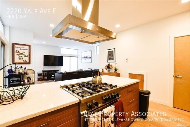 Building Photo - 2220 Yale Ave. E.