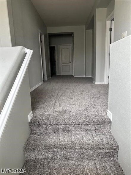 Building Photo - 2805 Alma Lidia Ave