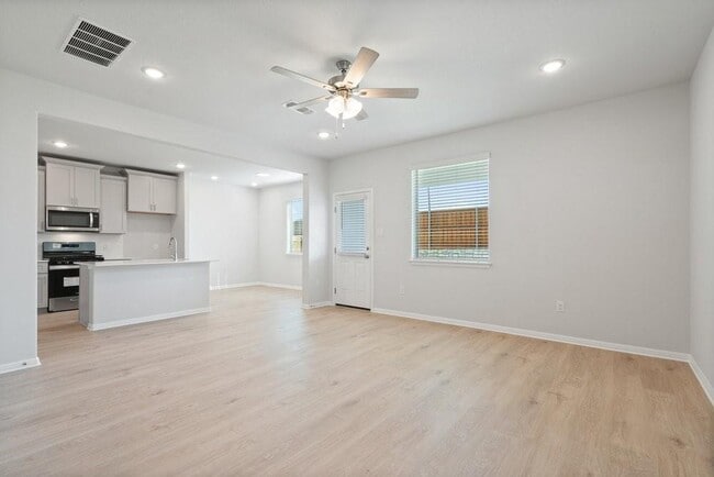 Building Photo - 668 Backstays Lp