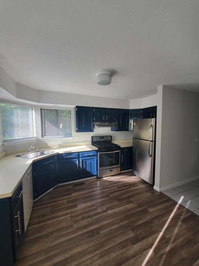 Building Photo - 403 Cypress Rd
