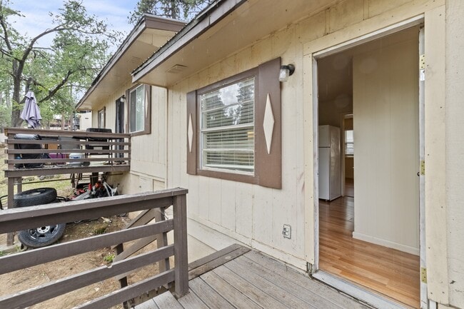 Building Photo - 100 Apache Hills Dr